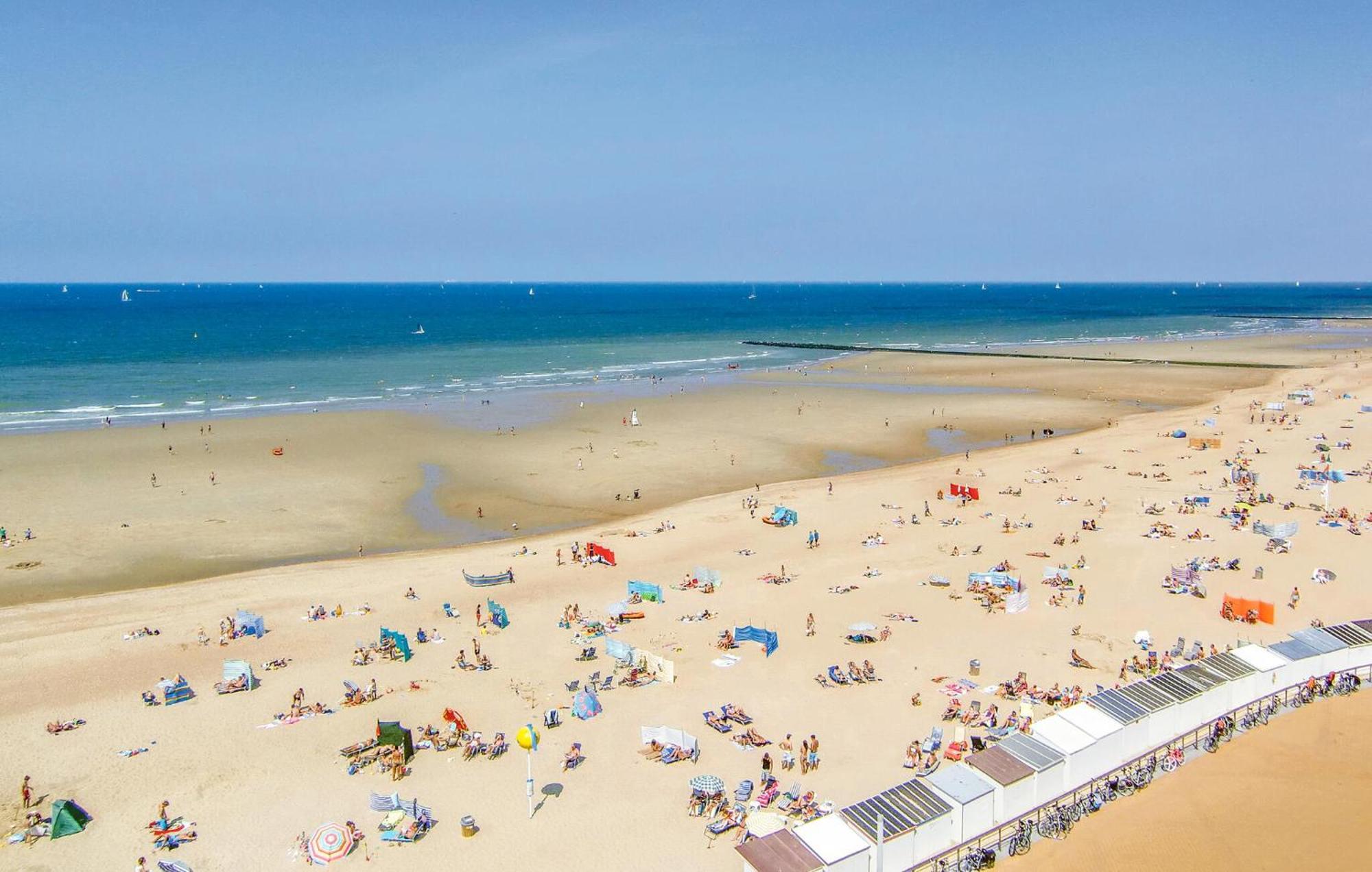Awesome Apartment In Oostende With House Sea View Exterior photo