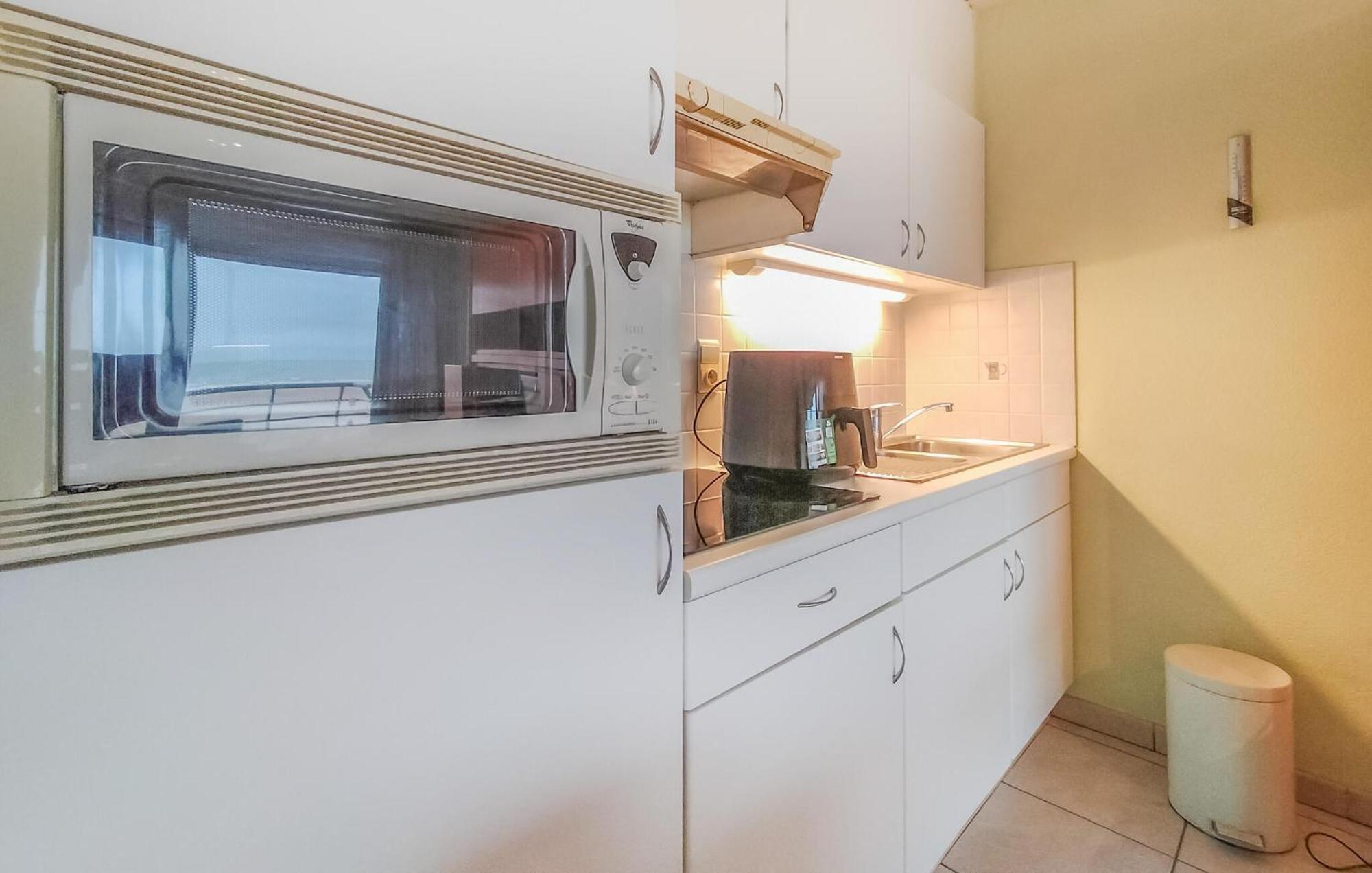 Awesome Apartment In Oostende With House Sea View Exterior photo