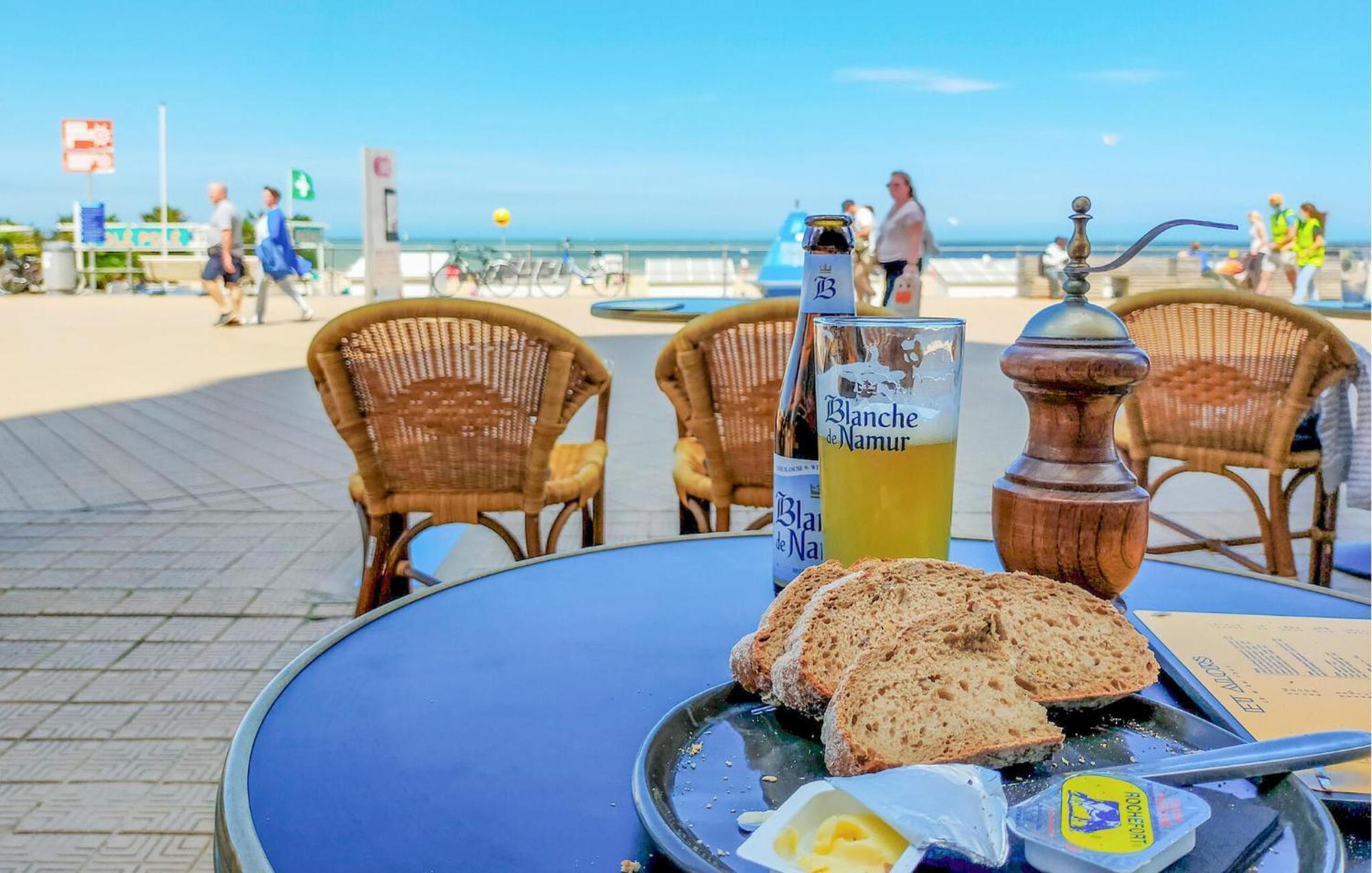 Awesome Apartment In Oostende With House Sea View Exterior photo