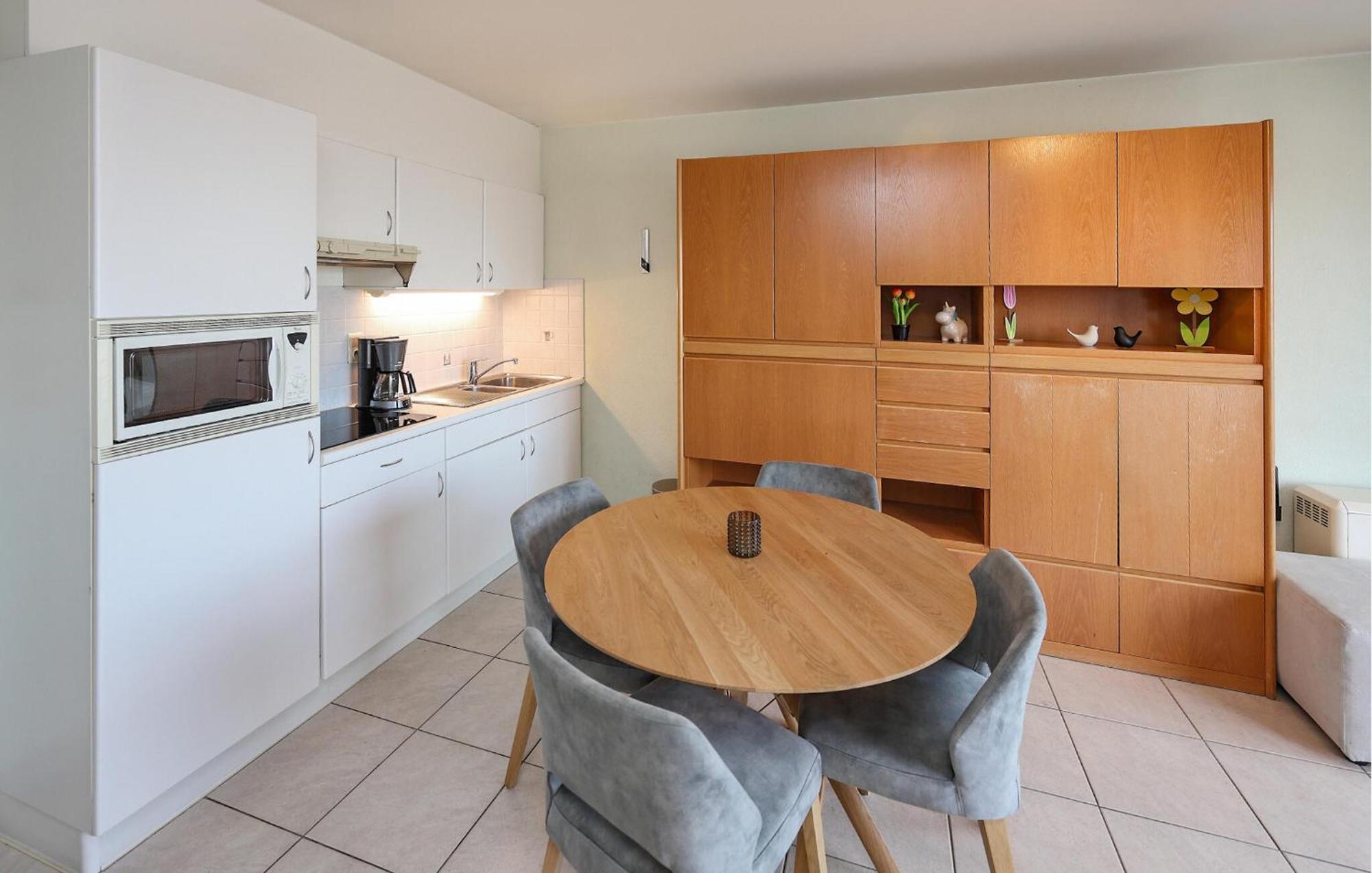 Awesome Apartment In Oostende With House Sea View Exterior photo