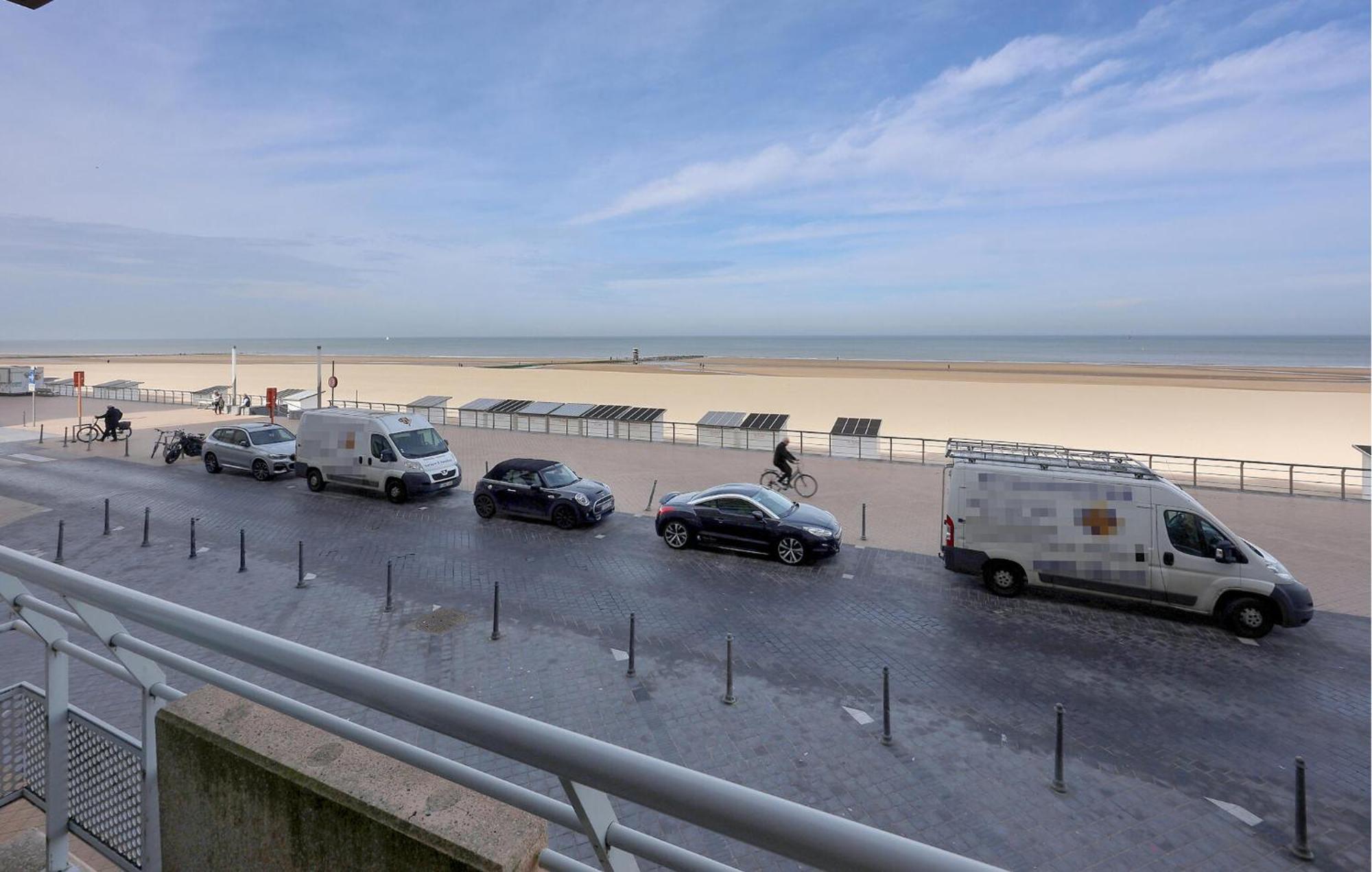 Awesome Apartment In Oostende With House Sea View Exterior photo